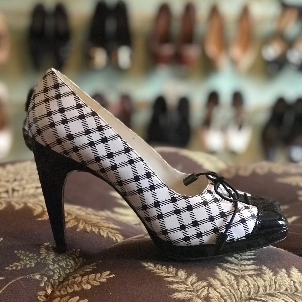 🇺🇸Stuart weitzman plaid peep toe pumps